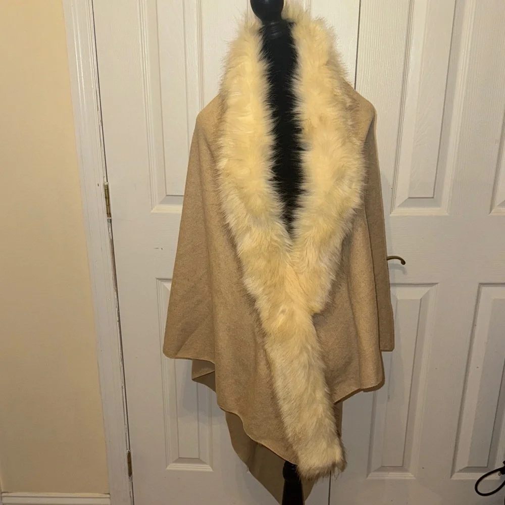 Tan Shawl with Cream Faux Fur Trim